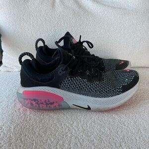 Nike Joyride Run Flyknit